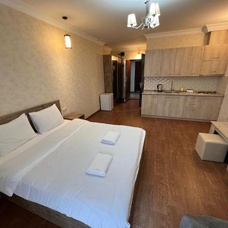 Holiday Lux Sea Towers Batumi Exterior foto