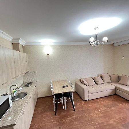 Holiday Lux Sea Towers Batumi Exterior foto