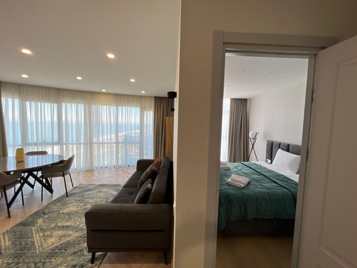 Holiday Lux Sea Towers Batumi Exterior foto